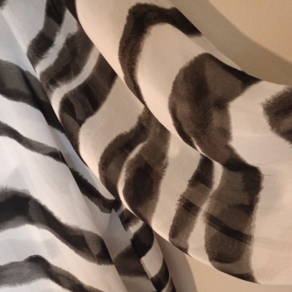 Chico's Black and White Boxy Tunic with Mandarin Collar - Picture 3 of 3